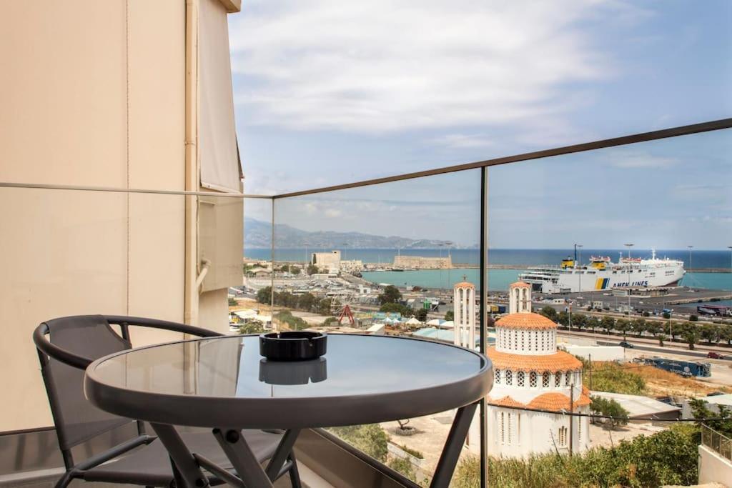 Minimal Loft Art With Sea View Over Heraklion Harbour Esterno foto