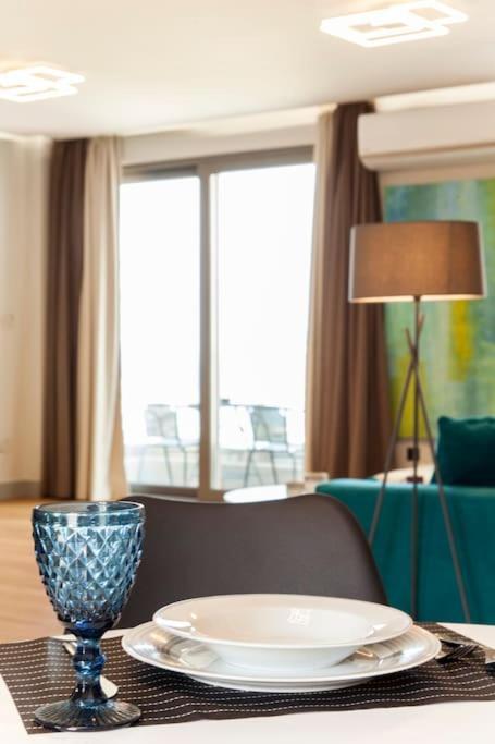 Minimal Loft Art With Sea View Over Heraklion Harbour Esterno foto