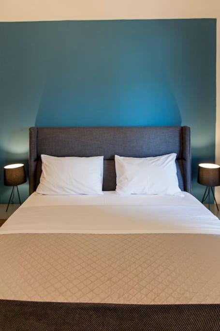 Minimal Loft Art With Sea View Over Heraklion Harbour Esterno foto